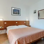 Helvetia Szálloda 3*