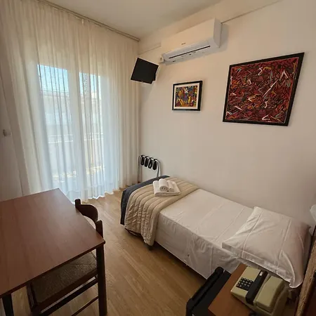 מלון Helvetia 3*