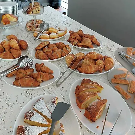 Helvetia فندق غرادو